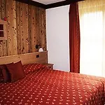 Mont Avic Aparthotel 3*