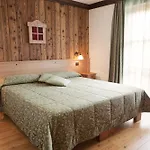 Mont Avic Aparthotel 3*
