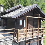 Aparthotel Mont Avic 3*